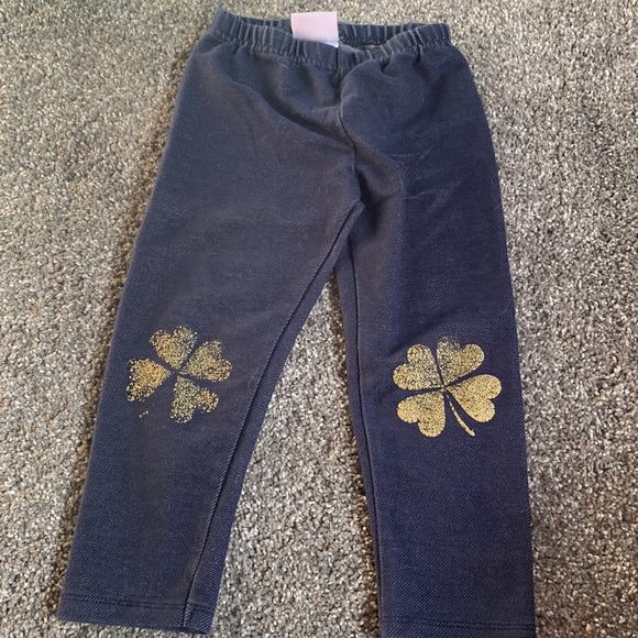 St Patrick’s Kiss Me I’m Cute Todller Girl 2T set Clover Green Shirt and Pants - Picture 4 of 6